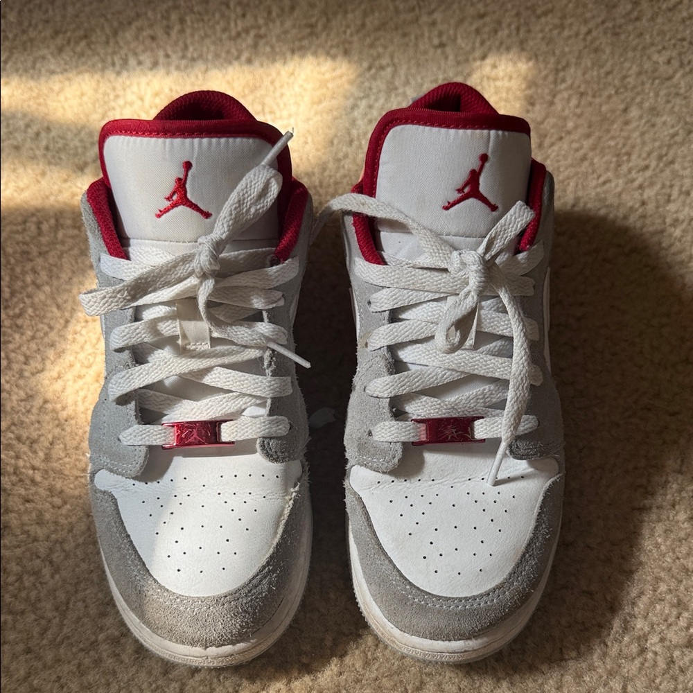 Kids Jordan 1 low SE Sneakers